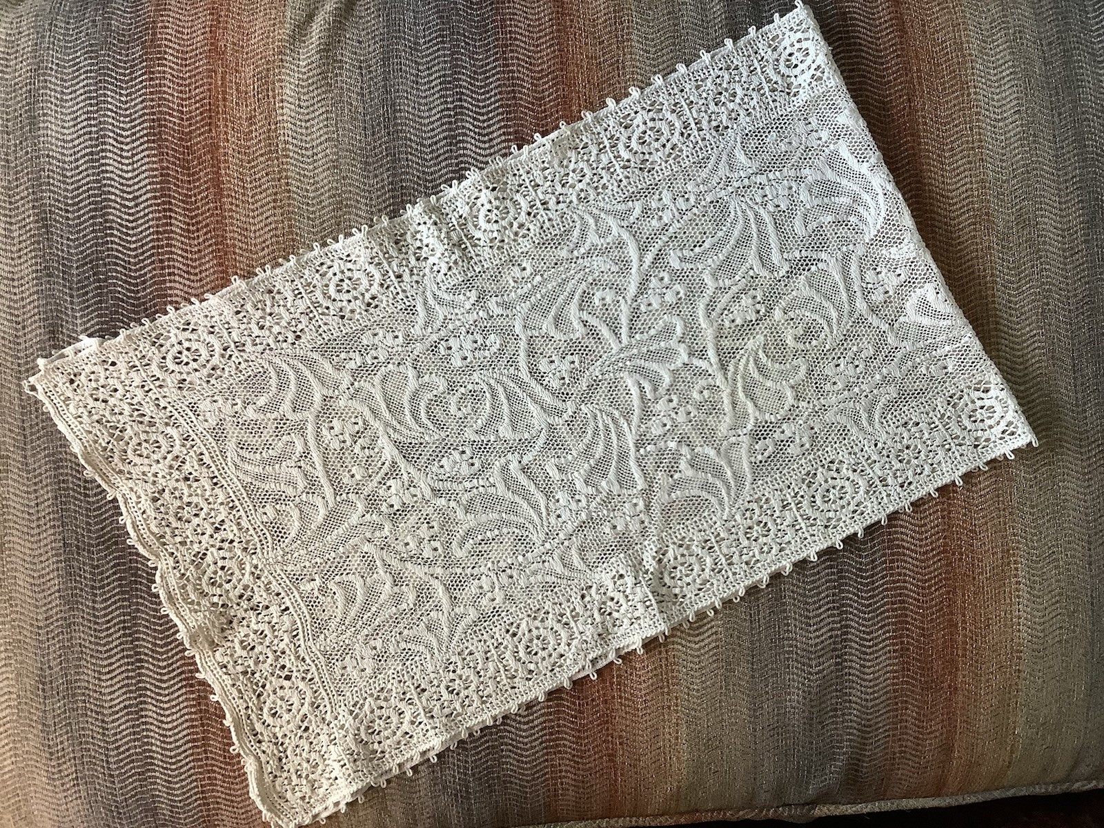 Vintage Lace Table Runner Or Dresser Scarf 14 X 45” Ecru Color Cotton Lace