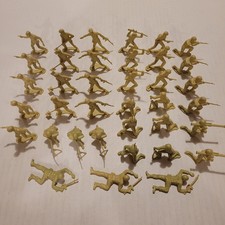ARMY MEN Lot of 37 Tan Plastic Toy Soldiers Figures