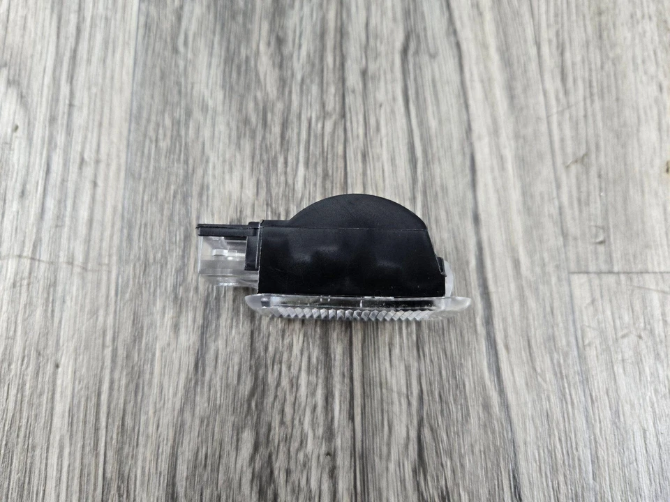 Audi A8 Quattro 2004-2010 Interior Light 8D0947415 - Image 3 of 4