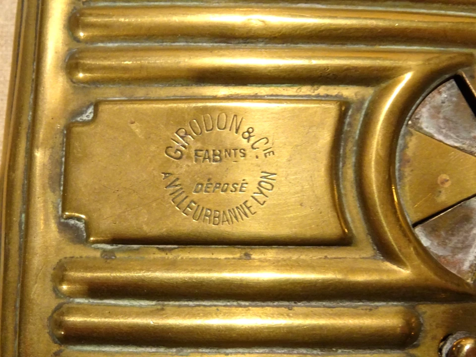 Ancienne chaufferette en laiton Girodon & Cie Villeurbanne Lyon - Photo 3/4