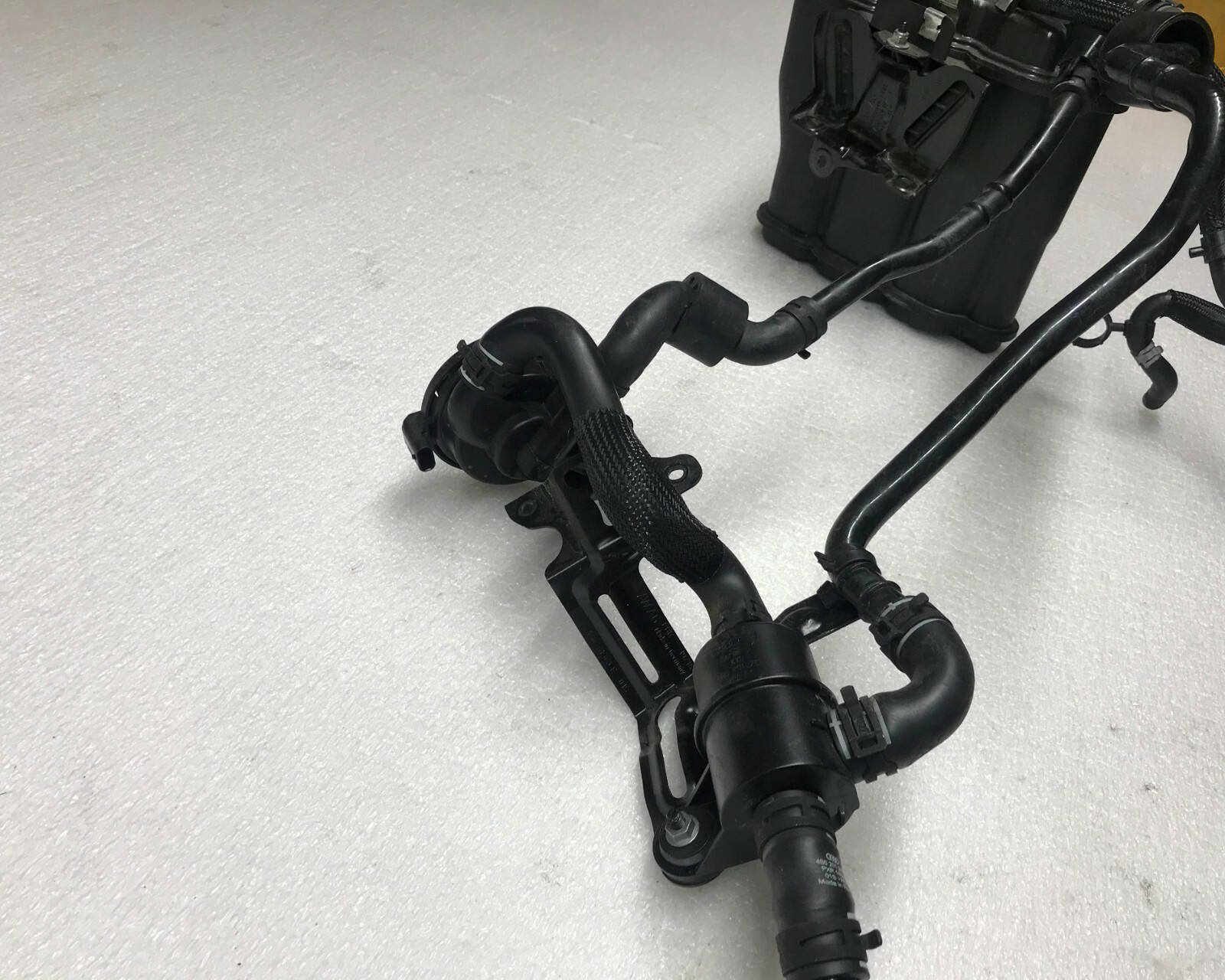 LAMBORGHINI HURACAN VAPOR FILTER ACTIVATED CHARCOAL CANISTER OEM 4S0201797