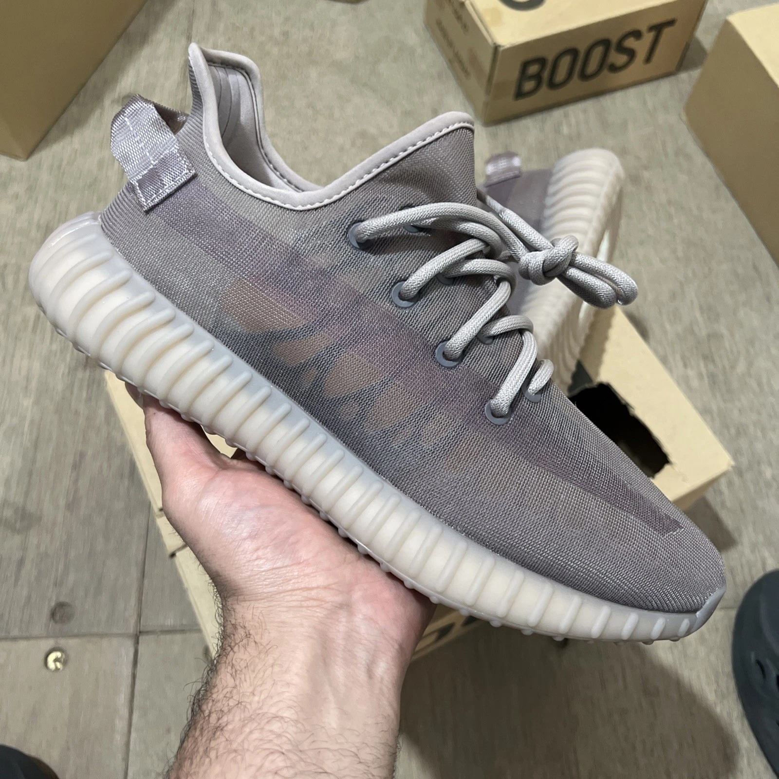 ?✅Uk8.5. Yeezy 350 Mono Nebbia?✅???