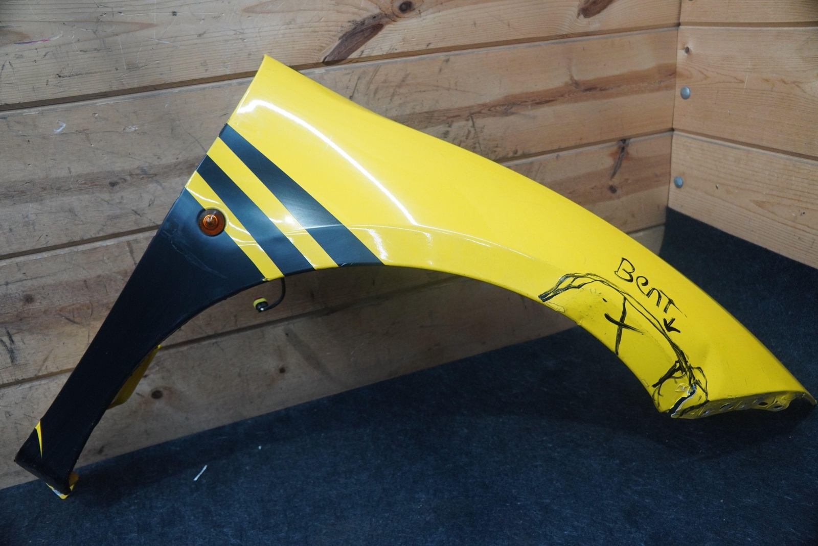 Front Right Fender Wing Panel Yellow 88858011 Ferrari 488 Challenge 2018 *Note*