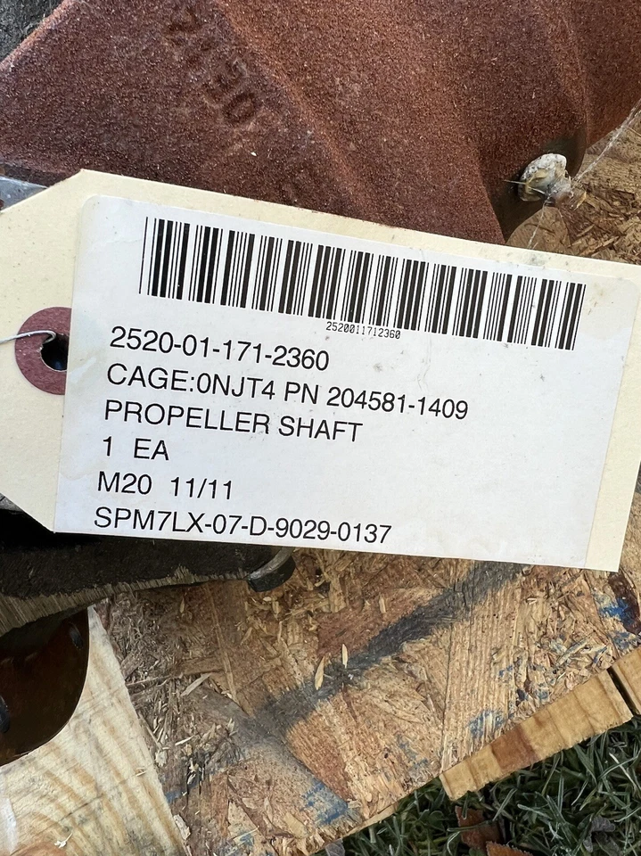 Eje de hélice DANA / SPICER 2520-01-171-2360. P/N 204581-1409. Camión M939 Plus. Foto 2 de 4