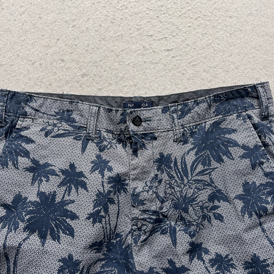 Nautica Flex Men's Shorts Size 36 Blue Palm Tree Slim Fit - Image 2 of 4