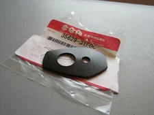 NOS Suzuki GFS600 GFS1200 Bandit 02-05 OEM Genuine TURN SIGNAL PLATE 35629-31F00
