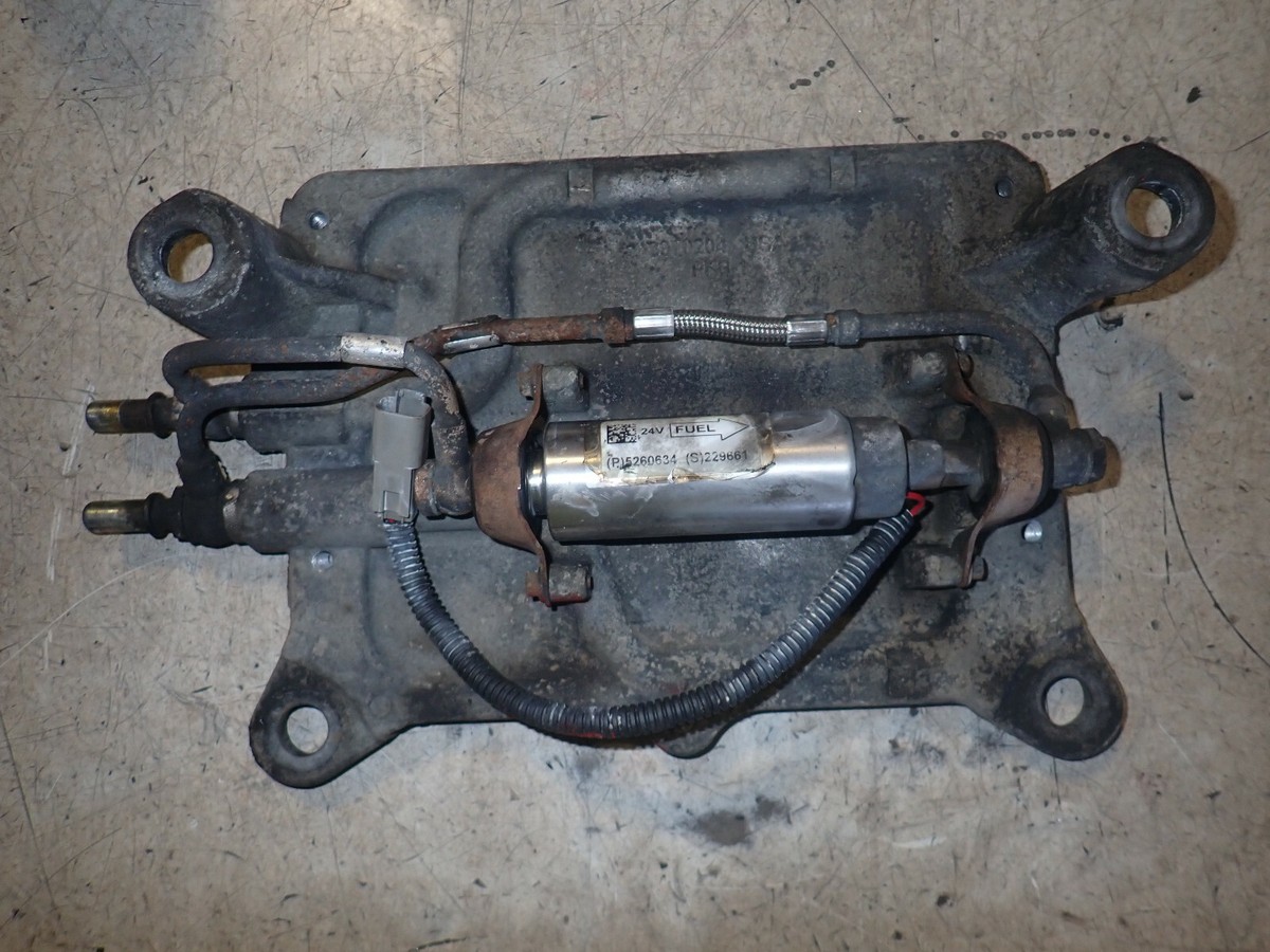 Cummins 8.3L Diesel Engine ISL ISC ECM Cooling Plate and Fuel Pump