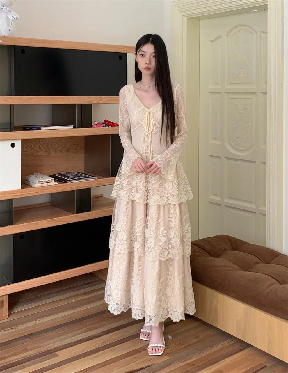 OFF WHITE Abito donna stile francese manica lunga svasata pizzo scollo a V lungo a strati volant nuovo