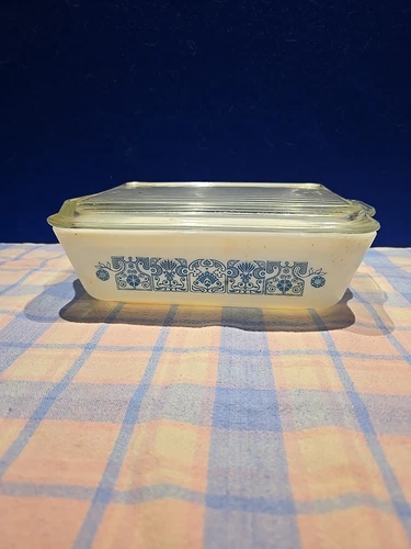 Vintage Pyrex Baking Dish With Cover , rare