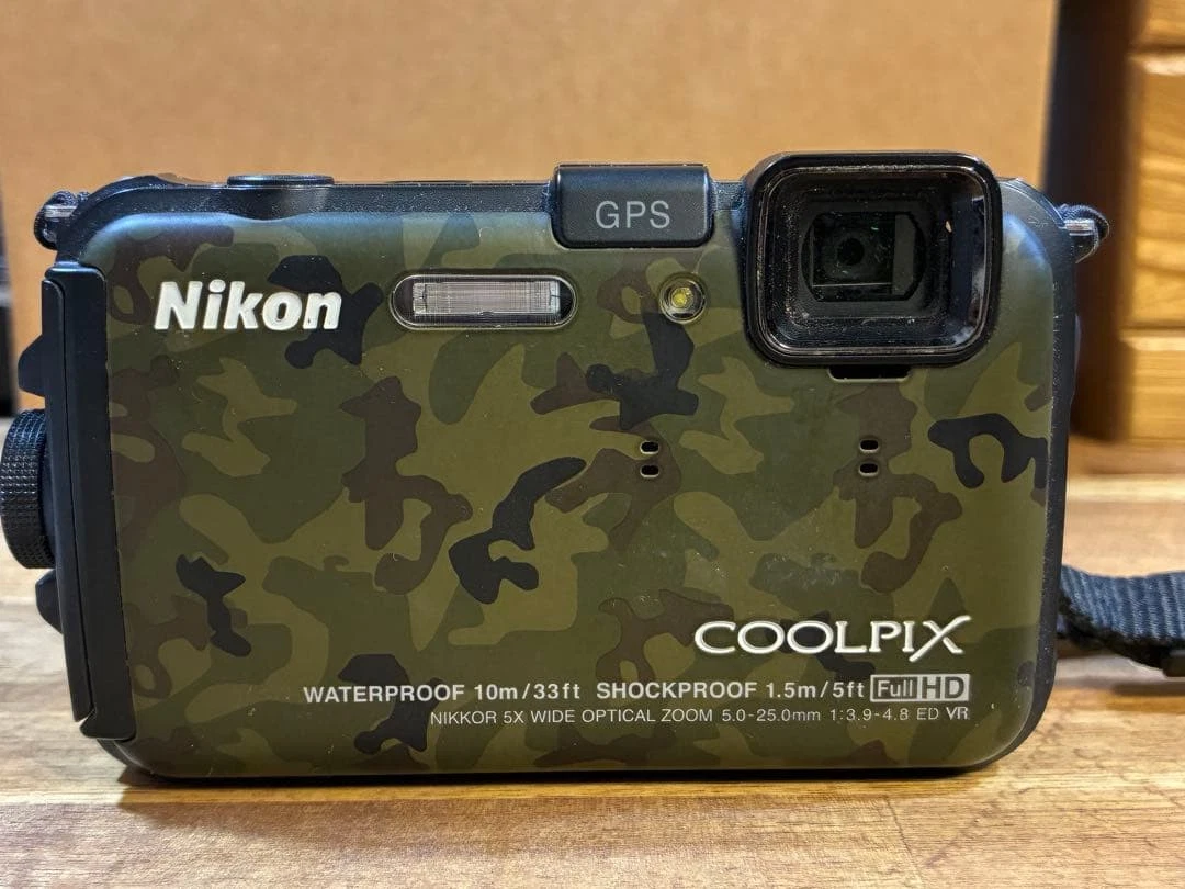 Цифровые фотоаппараты Nikon Coolpix Nikon Coolpix AW100 - огромный