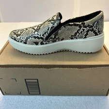 Vionic Kearney Sneaker Slip On Snake Skin Look Women 9.5 New in Box