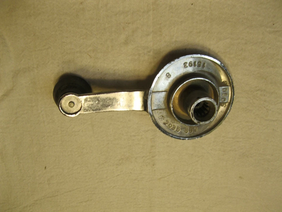 Dodge Charger 1969-1973 manivela de ventana MOPAR# 2935682 cromada con perilla negra Foto 4 de 4