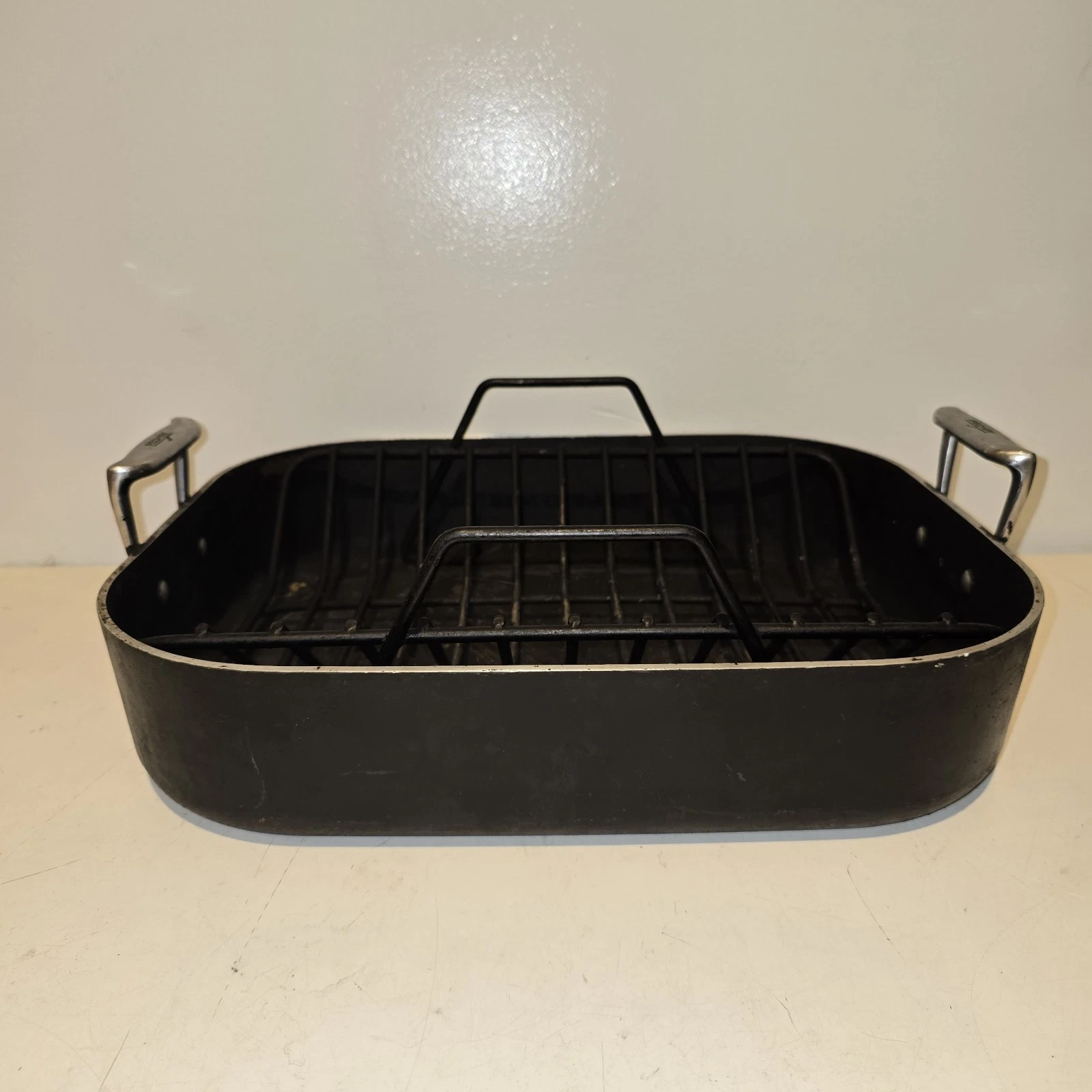 All Clad B1 Nonstick Roaster With Rack 16"X13"