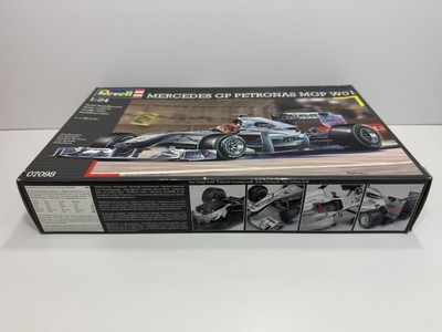 1:24 Revell Mercedes GP Petronas MGP W01 F1 07098 Michael
