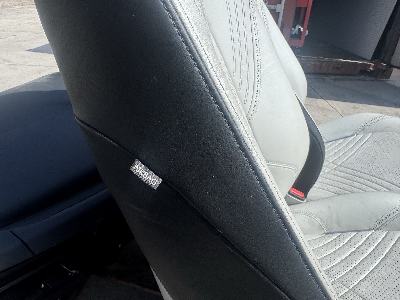 OEM Aston Martin DBX Front Seat Set Argento Dark Knight Leather 2021-2024