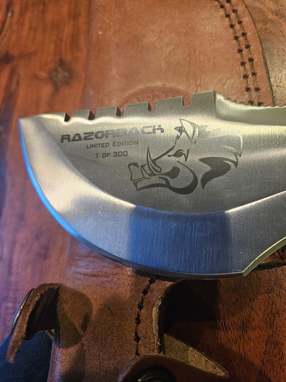 Chipaway Classics Tracker Knife 10 Inch Overall. CW-604PW Razorback Limited...