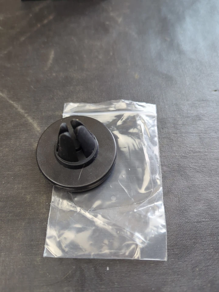 WizGear Universal Air Vent Magnetic Phone Car MountHolder with Fas.. - Image 2 of 4