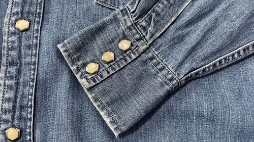 VTG 90s Levi's Denim Western Shirt. Red tab. 7.5oz Denim. Brushpopper shirt. - Picture 10 of 21