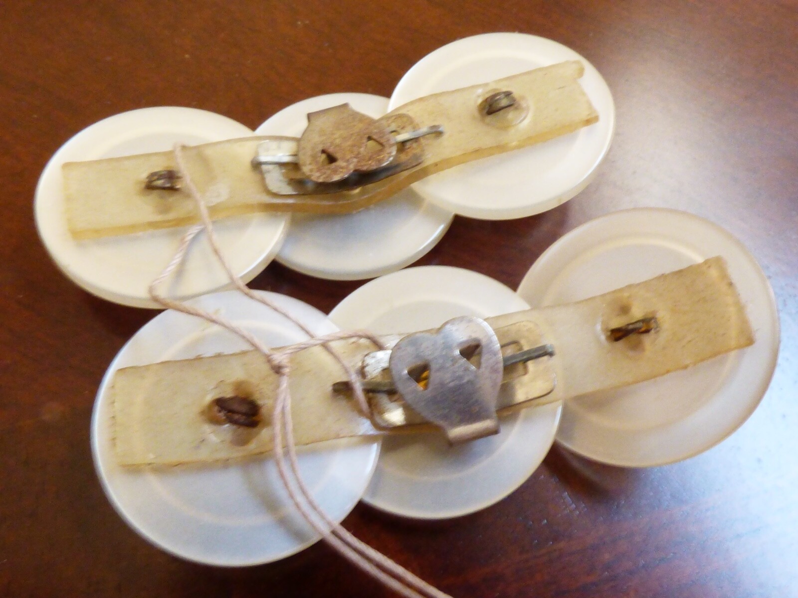 White Pearly Color three buttons shoe buckle clips