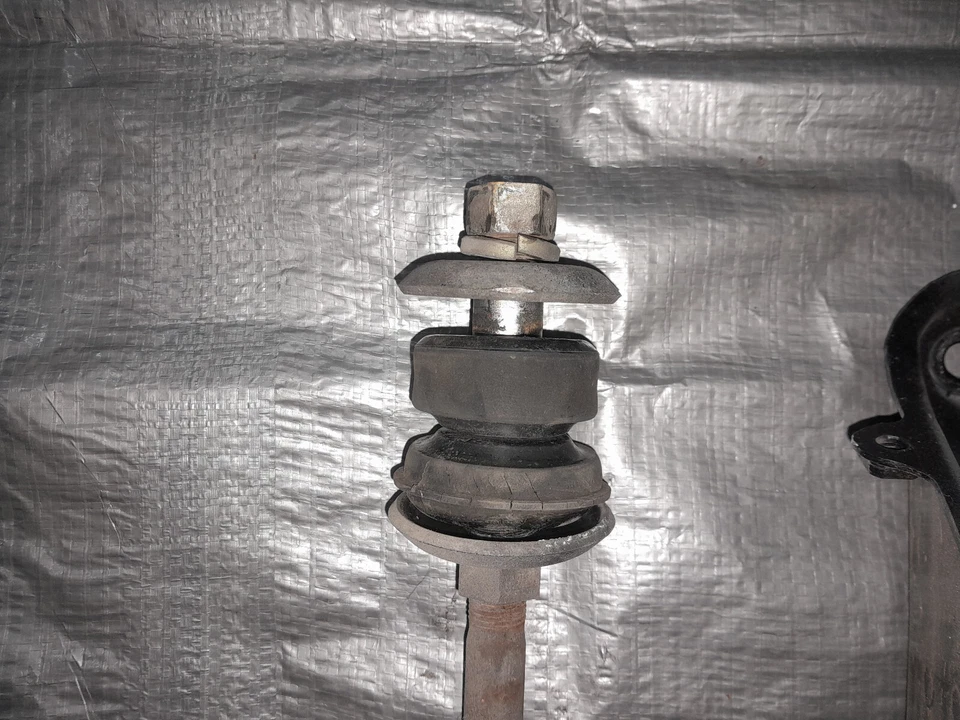 1991 1992 TOYOTA  MR2 OEM FRONT RIGHT  PASSENGER   STRUT ROD LINK BRACKET SW20 Foto 2 de 4