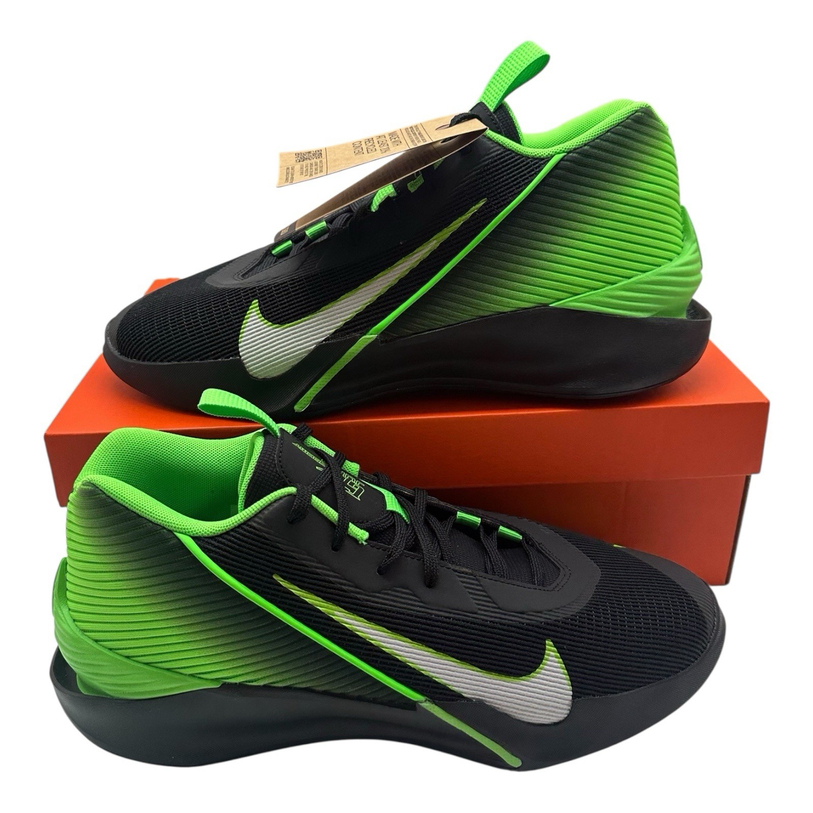 Mens 10 Black/white/green Strike Sneakers