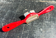 Record 405 Spokeshave, Red Metal Body, Steel Blade, 2in Width