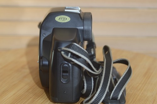 Cámara Canon EOS 850 35mm SLR. Cámara perfecta para lentes EF. Ideal para principiantes - Imagen 5 de 9