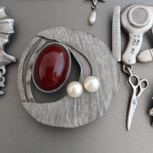 Vintage Lot 9 Pewter Pins Brooches Earrings Spoontiques K Steiff Elias - Picture 6 of 14