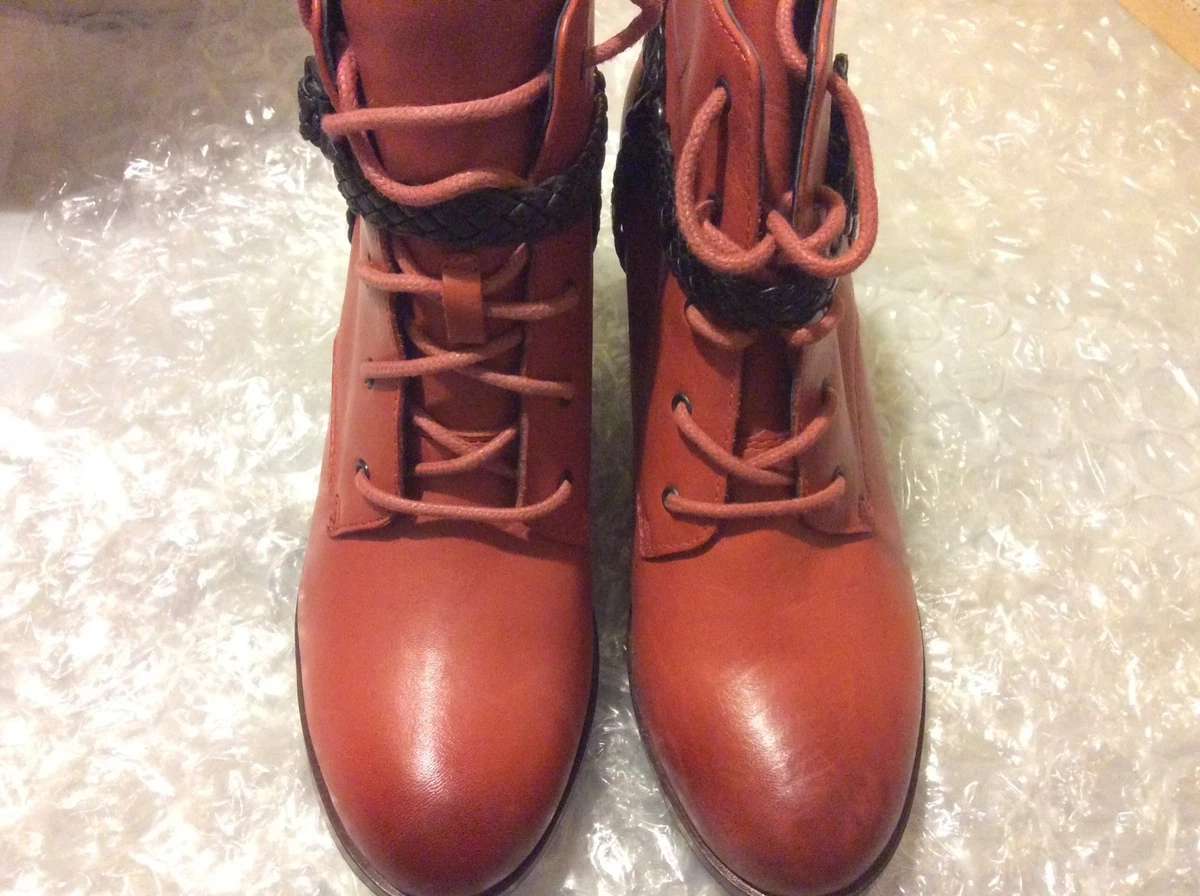 Samantha pleet deals boots