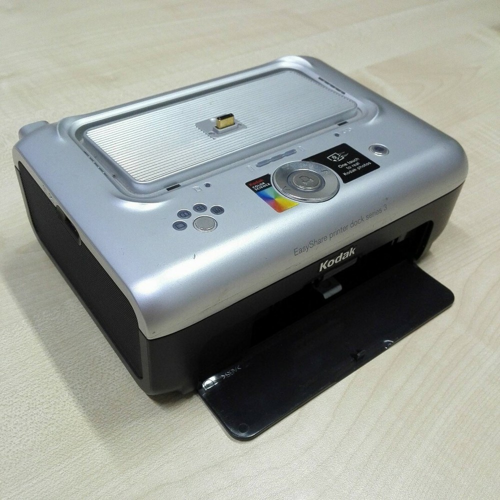 Kodak EasyShare photo Printer Dock Series 3 Powers On