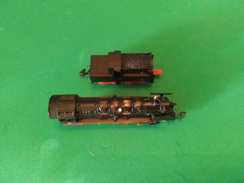 Nice Marklin 8884 Z Scale Train Steam & Tender With Box