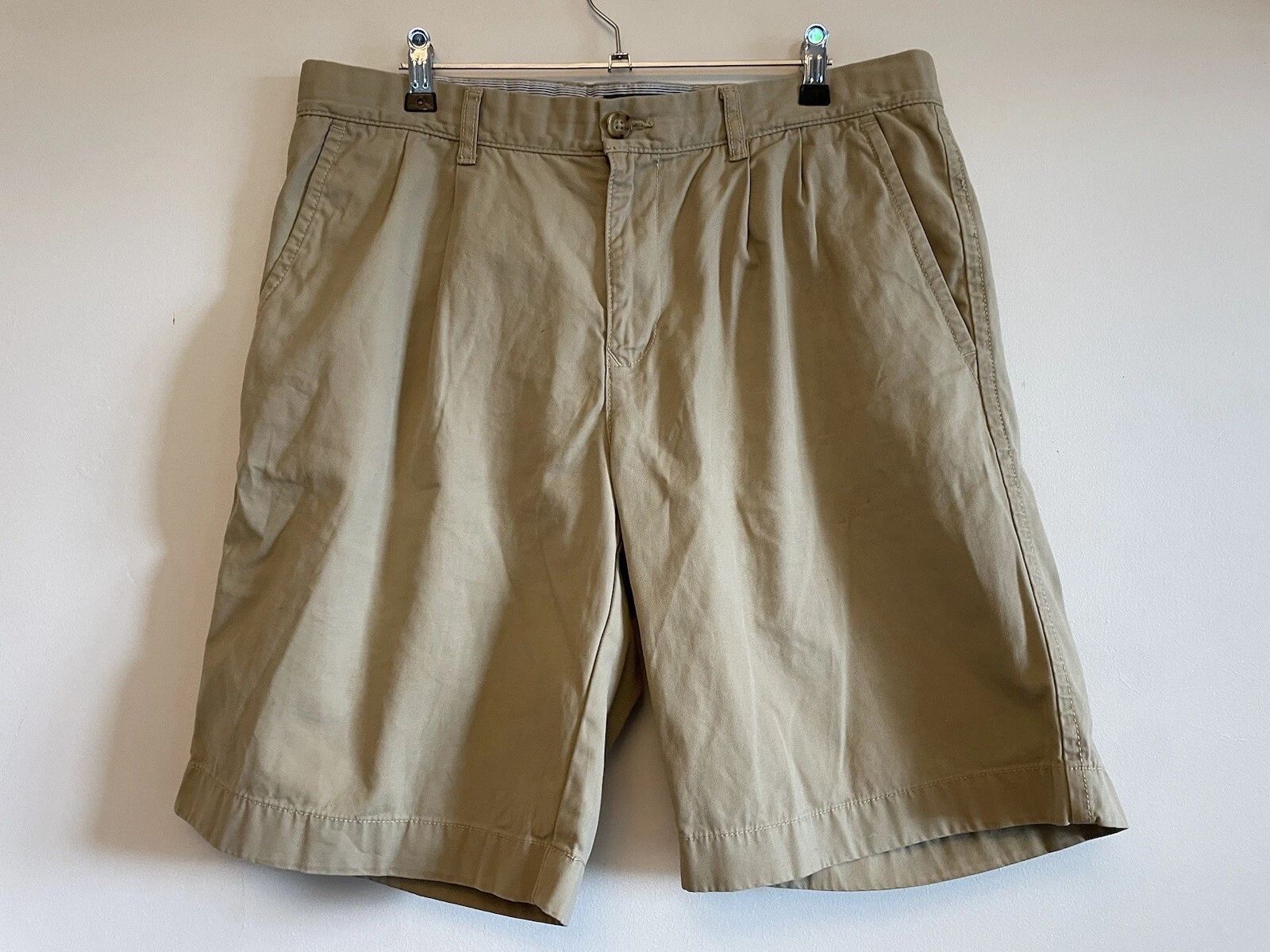 TOMMY HILFIGER Men’s Shorts Size 34 Tan Brown 100% Cotton Chino Pockets Logo