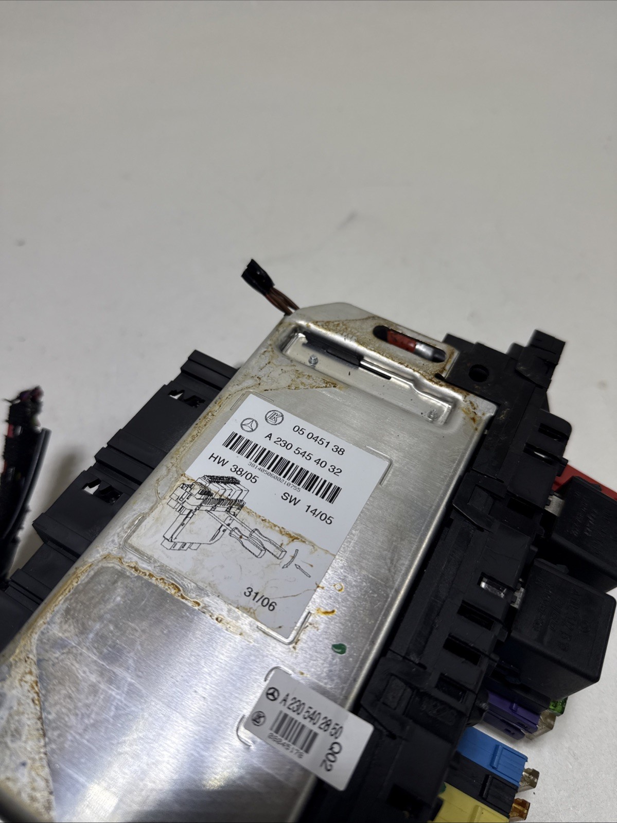 03-12 Mercedes R230 SL500 SL55 AMG Rear SAM Fuse Box Relay Module OEM