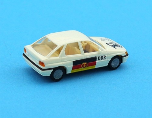 Praline Ford Escort Ghia BRD DDR 1:87 OVP - Picture 2 of 2
