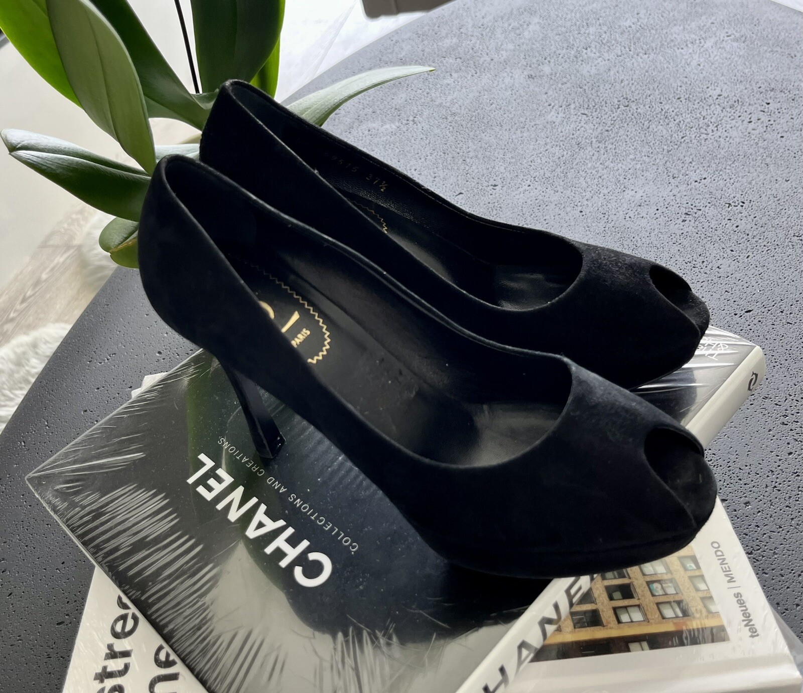 Decolte con tacco YSL Yves Saint Laurent nere scamosciate punta aperta plateau misura 37 5