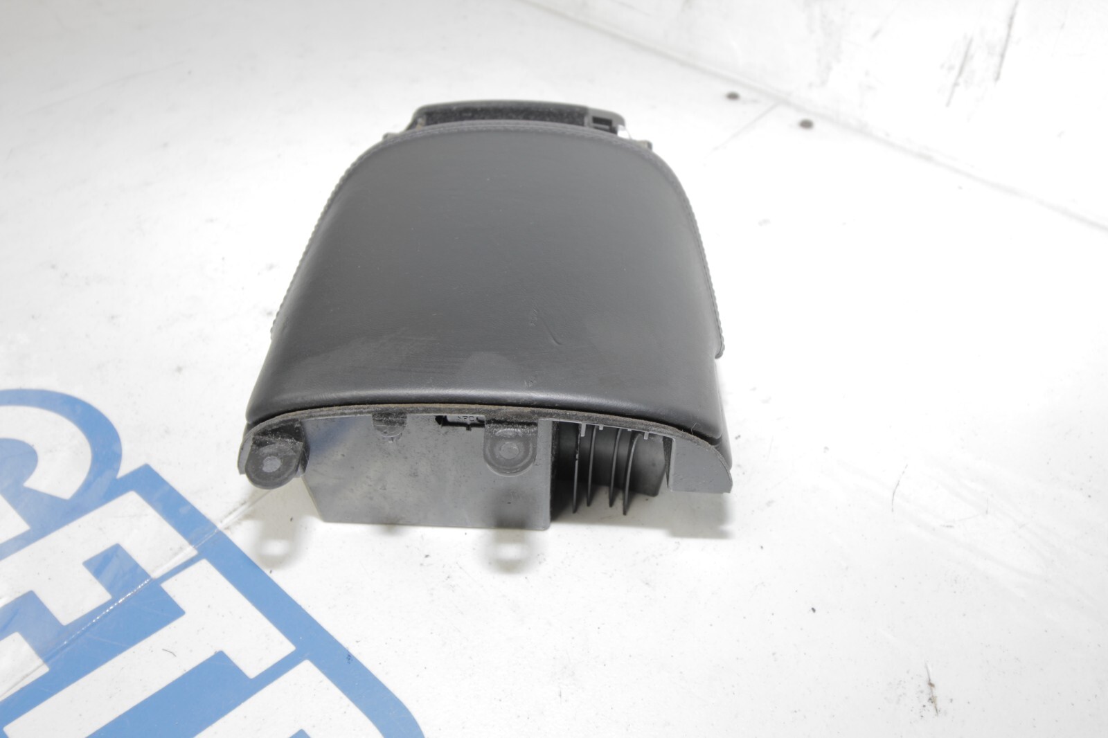 08-13 AUDI R8 4.2L V8 OEM STORAGE COMPARTMENT W/ COVER BLACK LEATHER 420863075