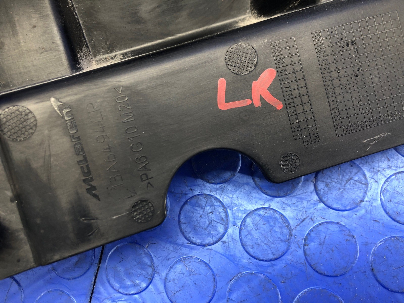 2020-2023 MCLAREN 570S REAR LEFT VENT SUPPORT BRACKET *BROKEN TAB* 13A6494CP