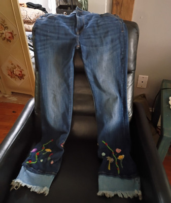 Express Women s Slim Straight Blue Medium Wash Denim Jeans Size 14