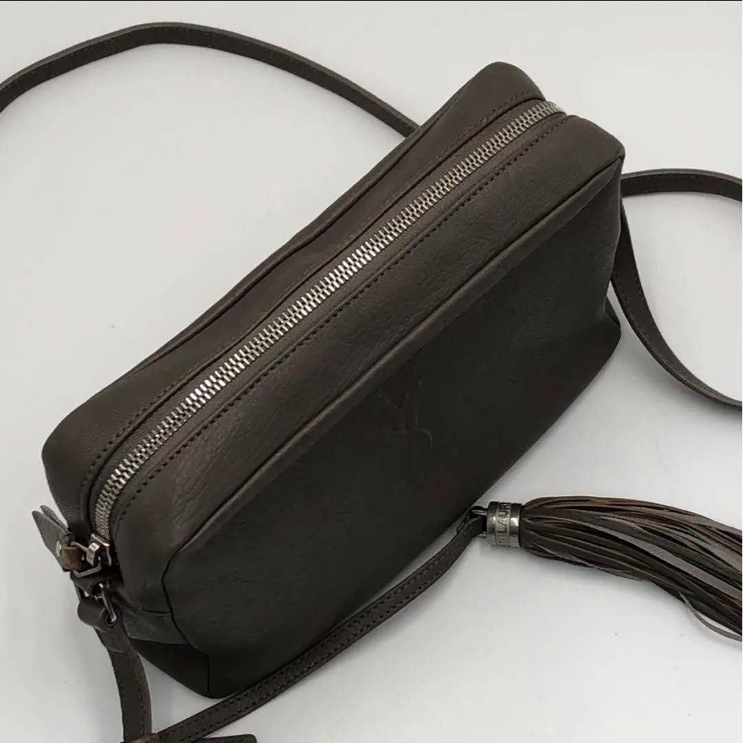 Borsa a tracolla Saint Laurent Paris Cassandra in pelle nappa con ciondolo grigio buona