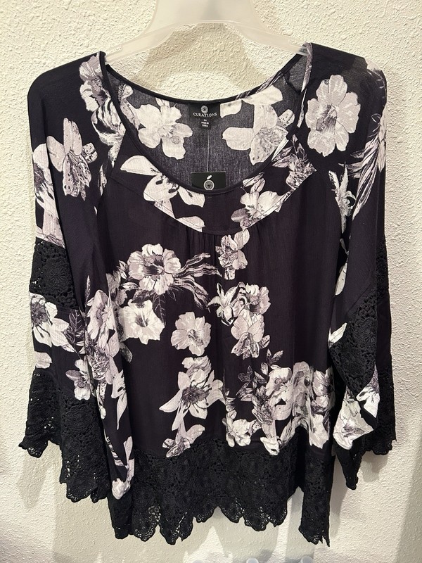 Curations Embroidered Blouse NWT Woman’s Plus 3X, Black-Floral, Lovely