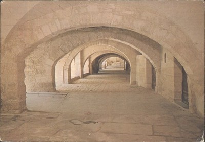 Uzès Gard Frankreich Les Arcades Vintage Postkarte französischer Steinbogen Korridor