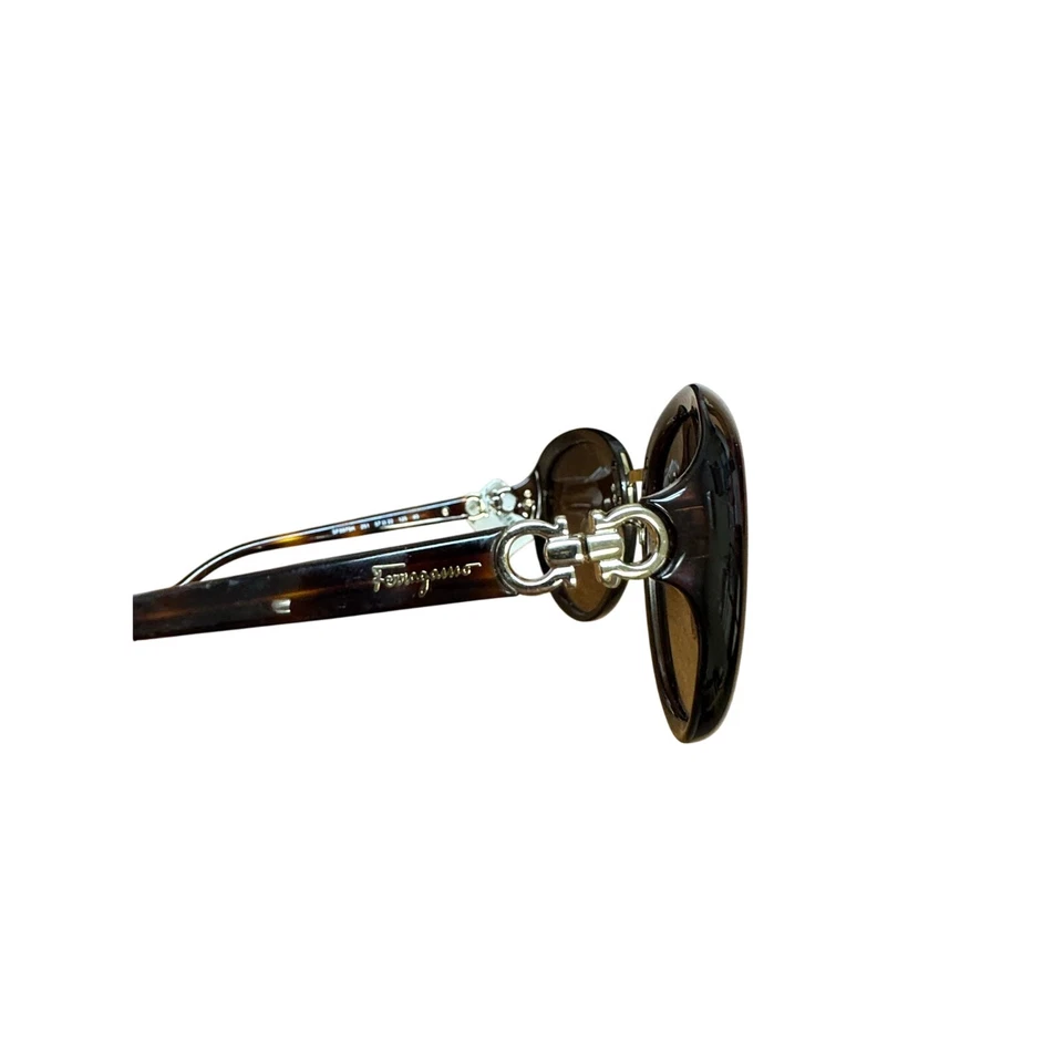 Gafas de sol redondas de gran tamaño Salvatore Ferragamo nuevas con etiquetas en negro con estuche Foto 2 de 4