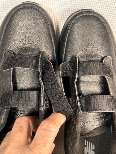 New Balance Men's Size 10.5 2E W Dual Strap Closure Thriple Black Walking Shoes - Picture 9 of 10