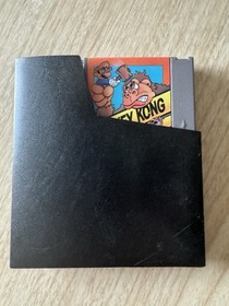 Donkey Kong Classics (Nintendo NES, 1988) Cartucho y funda negra 