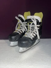 CCM Tacks 4092 Hockey Skates - Youth Size 13