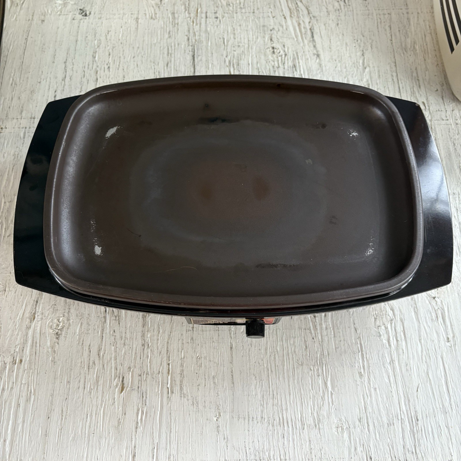 West Bend Slo Slow Cooker 84114 5 Settings 4 Quart w Amber Glass Lid 3 Lines