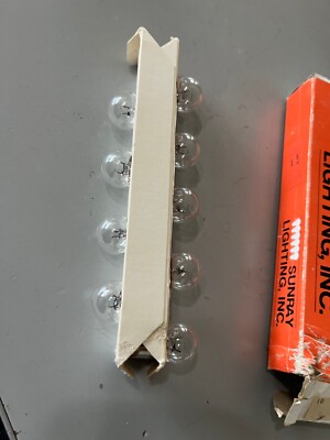 Sunray Lighting Inc, Lamps, 82, **Lot of 9 bulbs