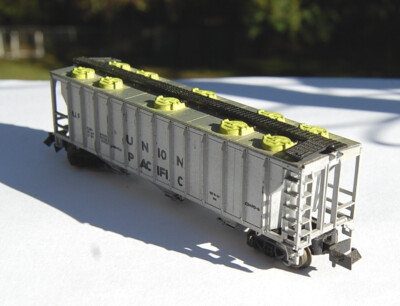 Trix (Minitrix) 4446E N UP Covered Hopper.