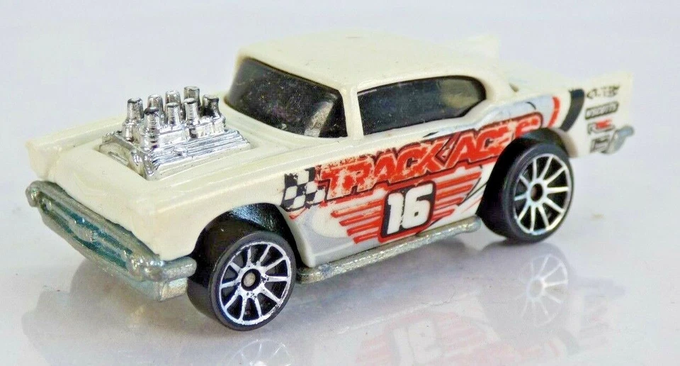 Hot Wheels Chevy Bel Air V8  1957 Exposed Engine American Muscle Toy Car - Image 2 of 4