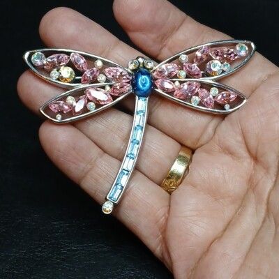 GIVENCHY　ブローチ レア! GIVENCHY ジバンシー 渦 巻貝? ブローチ ゴールドカラー - メルカリ